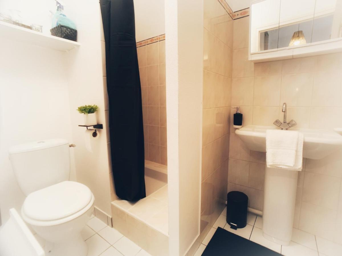 Studio Bis 32M2 Au Calme Situe Au Centre De 瓦讷 外观 照片